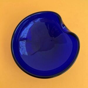 Cobalt Blue Thumbprint Bowl by Elsa Peretti for Tiffany Co Signed 5.5” Excellent